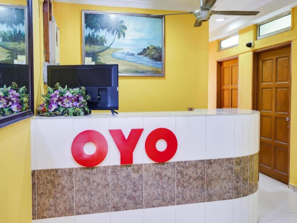Oyo 89406 Lucky Budget Hotel Nilai Exterior foto