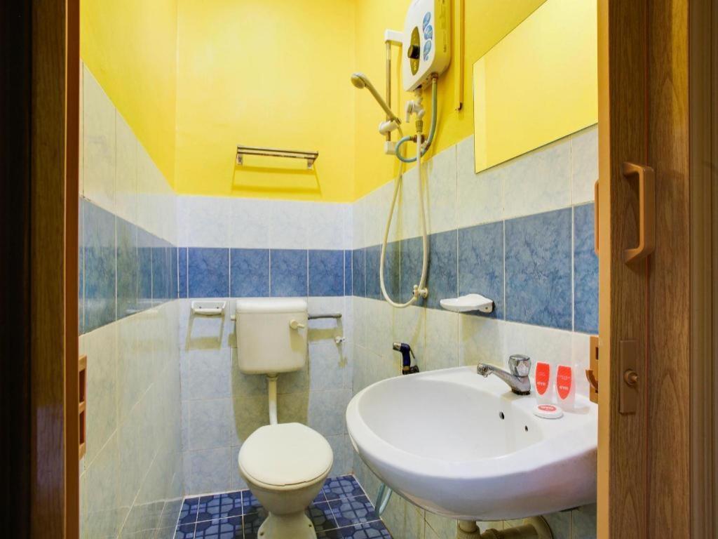 Oyo 89406 Lucky Budget Hotel Nilai Exterior foto