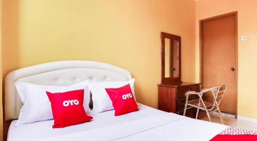 Oyo 89406 Lucky Budget Hotel Nilai Exterior foto