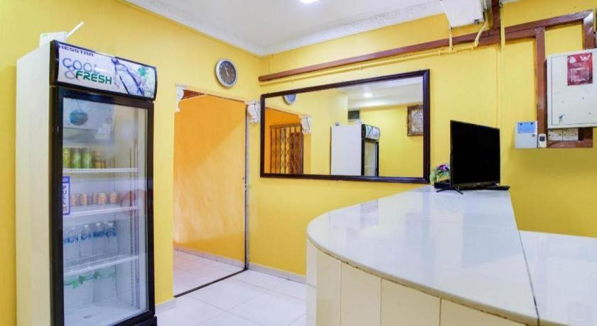 Oyo 89406 Lucky Budget Hotel Nilai Exterior foto